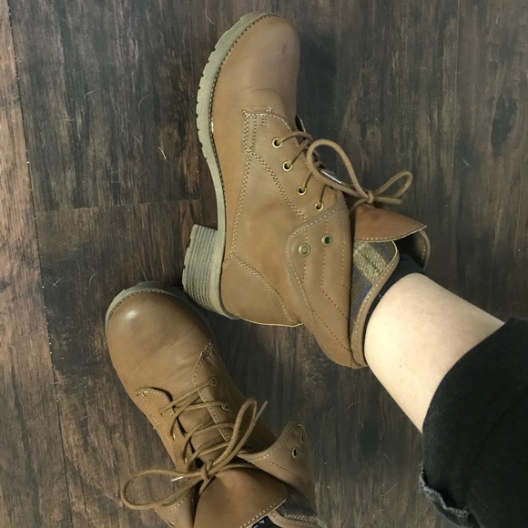 Rock & Candy Brown Boots - Picture 3 of 4